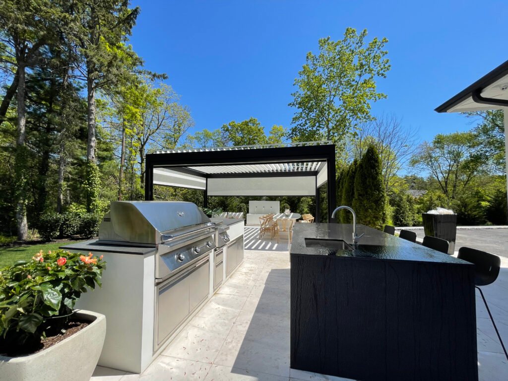 OUTDOOR KITCHEN