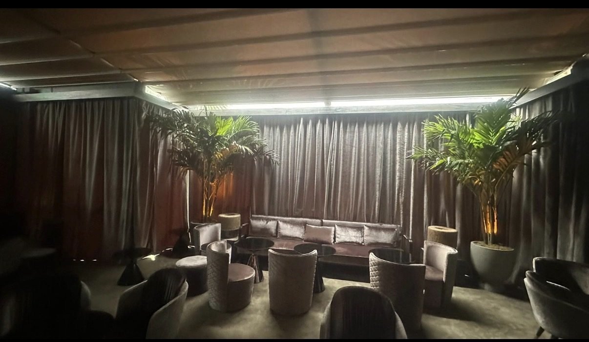 VIP lounge under a retractable roof – String Lights Outdoor