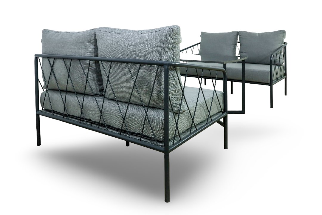 Lattice metal lounge set view 3